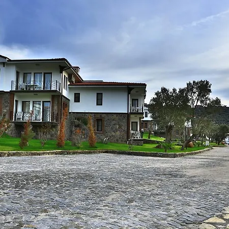 Merada Termal Tatil Koyu 3* Dikili